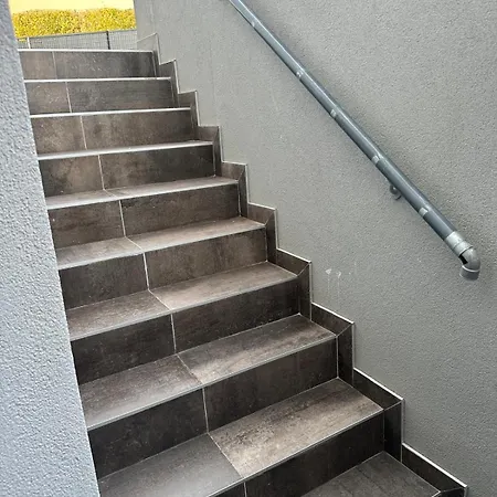 Les Mirabelles アパート